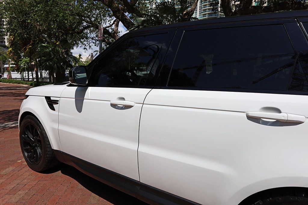 2016 Land Rover Range Rover Sport SE photo 19