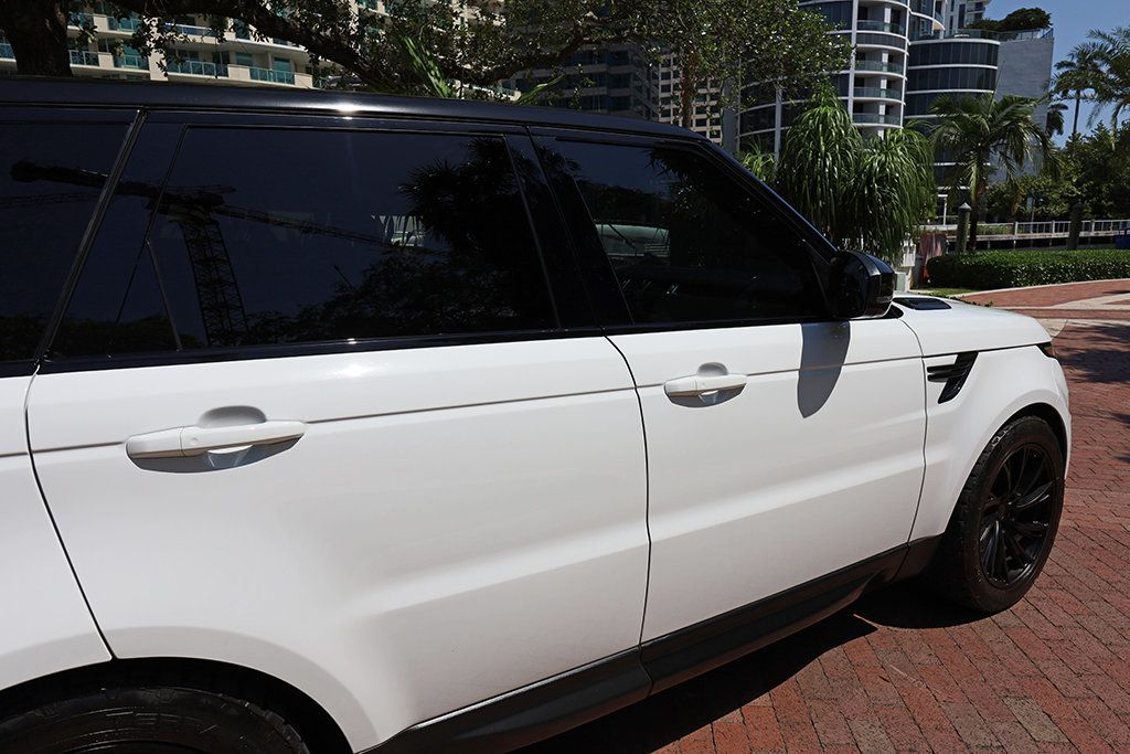 2016 Land Rover Range Rover Sport SE photo 20