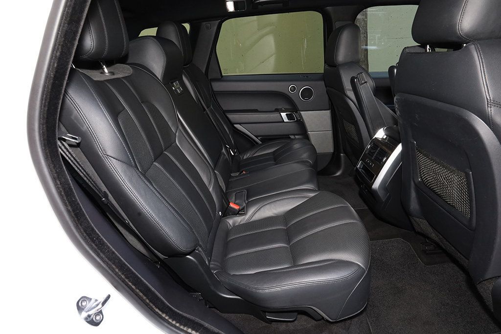 2016 Land Rover Range Rover Sport SE photo 25