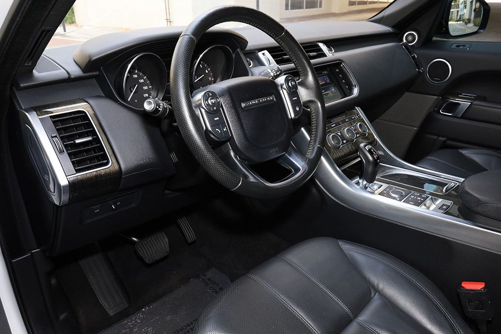 2016 Land Rover Range Rover Sport SE photo 29