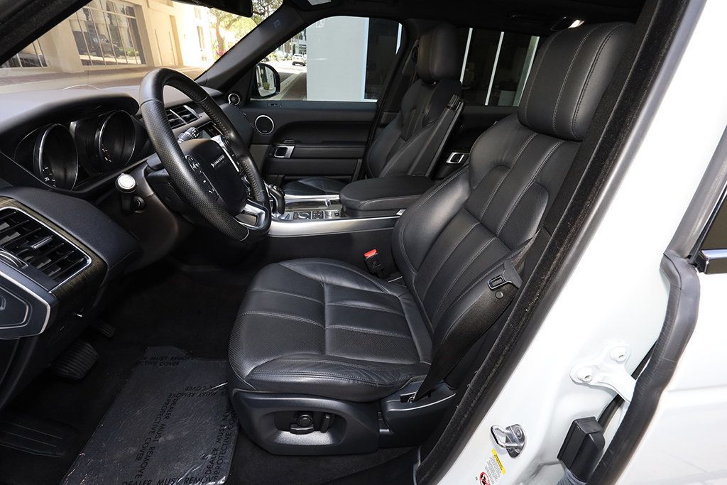 2016 Land Rover Range Rover Sport SE photo 5