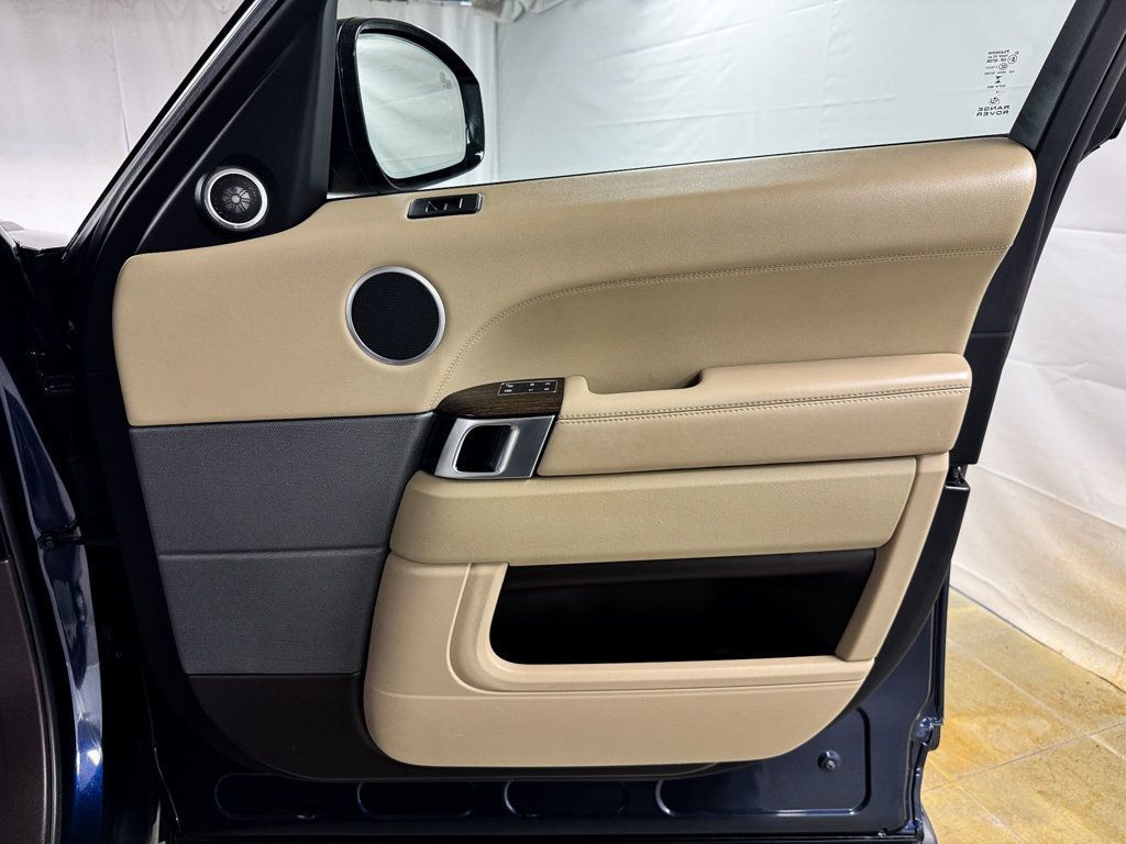 2016 Land Rover Range Rover Sport HSE 4WD - 23008777 - 17