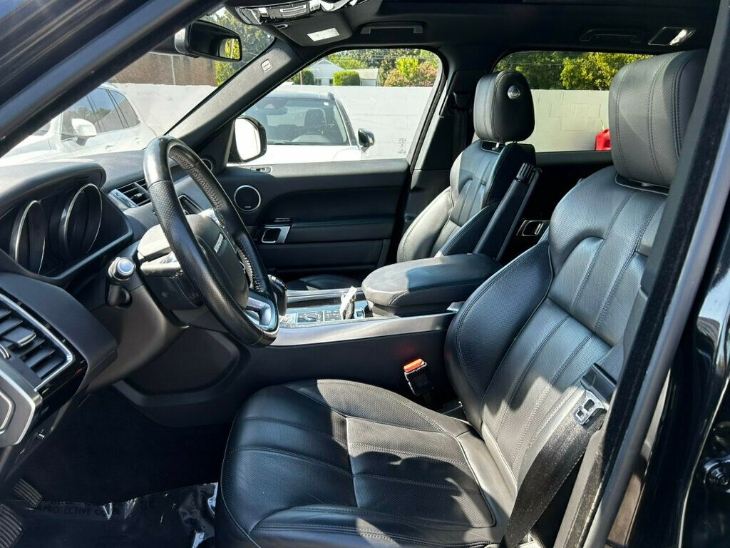 2016 Land Rover Range Rover Sport HSE photo 9