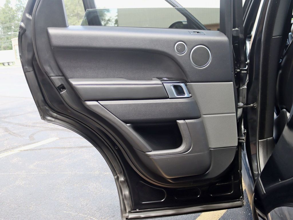 2016 Land Rover Range Rover Sport SuperCharged photo 29