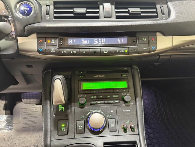 2016 Lexus CT 200h 5dr Sedan Hybrid - 22947684 - 15