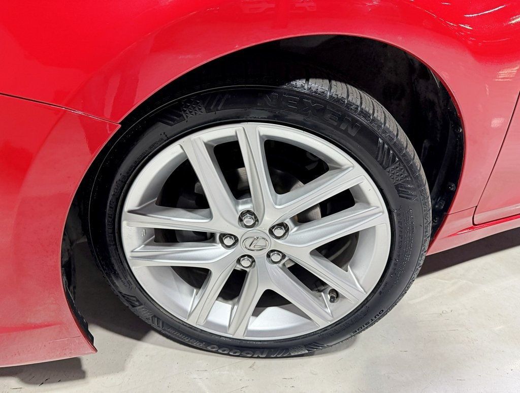 2016 Lexus CT 200h photo 2