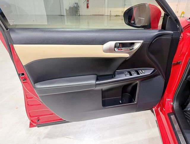 2016 Lexus CT 200h 5dr Sedan Hybrid - 22947684 - 24