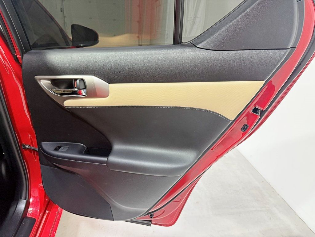 2016 Lexus CT 200h 5dr Sedan Hybrid - 22947684 - 32