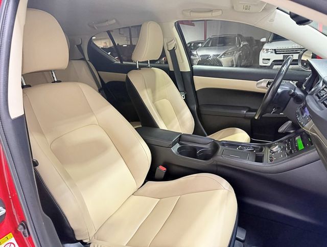 2016 Lexus CT 200h 5dr Sedan Hybrid - 22947684 - 35