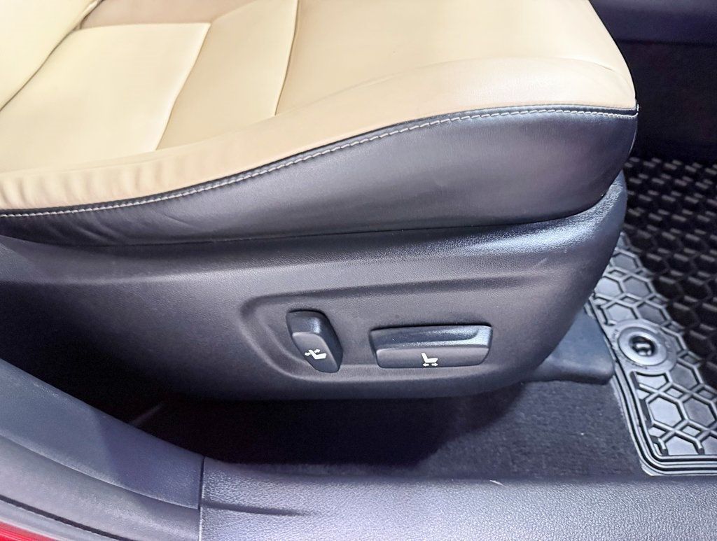 2016 Lexus CT 200h 5dr Sedan Hybrid - 22947684 - 36