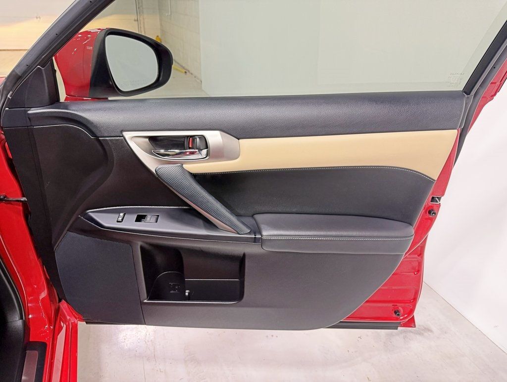 2016 Lexus CT 200h 5dr Sedan Hybrid - 22947684 - 37