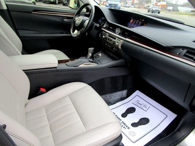 2016 Lexus ES 300h 4dr Sedan Hybrid - 22964541 - 13