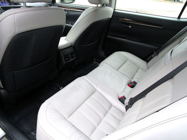 2016 Lexus ES 300h 4dr Sedan Hybrid - 22964541 - 16