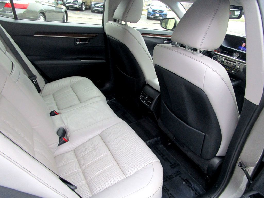 2016 Lexus ES 300h 4dr Sedan Hybrid - 22964541 - 17