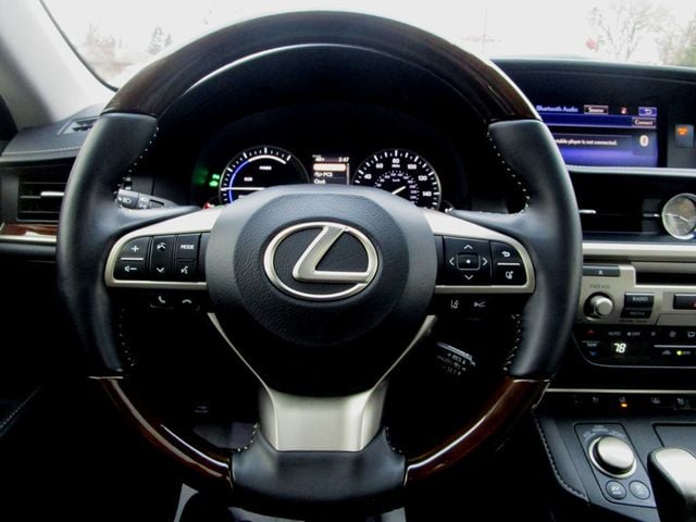 2016 Lexus ES 300h 4dr Sedan Hybrid - 22964541 - 19
