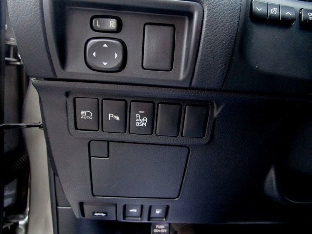 2016 Lexus ES 300h 4dr Sedan Hybrid - 22964541 - 25