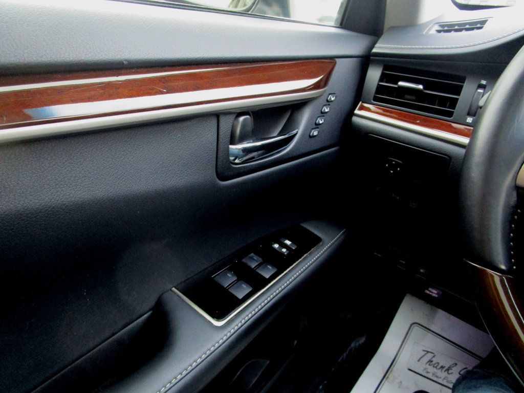 2016 Lexus ES 300h 4dr Sedan Hybrid - 22964541 - 29