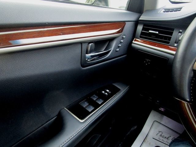 2016 Lexus ES 300h 4dr Sedan Hybrid - 22964541 - 29