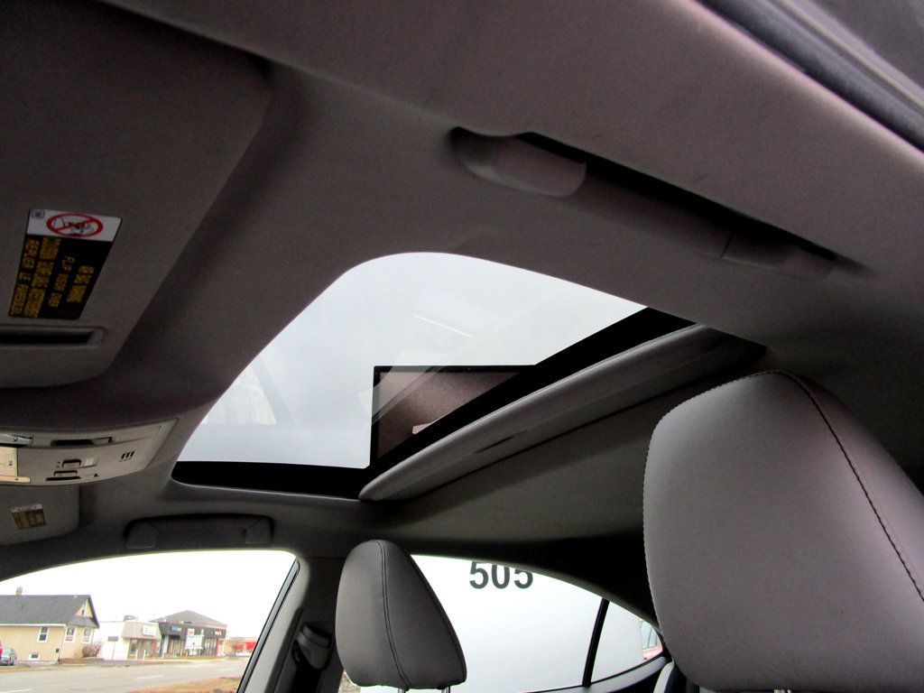 2016 Lexus ES 300h 4dr Sedan Hybrid - 22964541 - 30