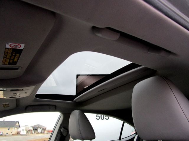 2016 Lexus ES 300h 4dr Sedan Hybrid - 22964541 - 30