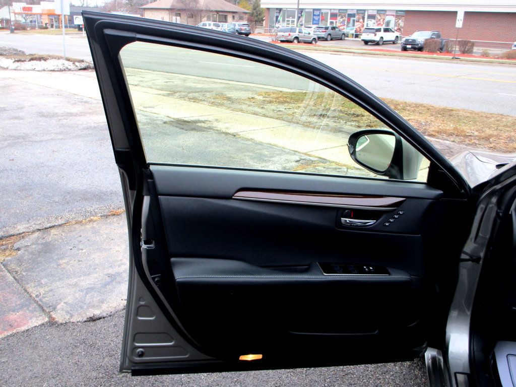 2016 Lexus ES 300h 4dr Sedan Hybrid - 22964541 - 35