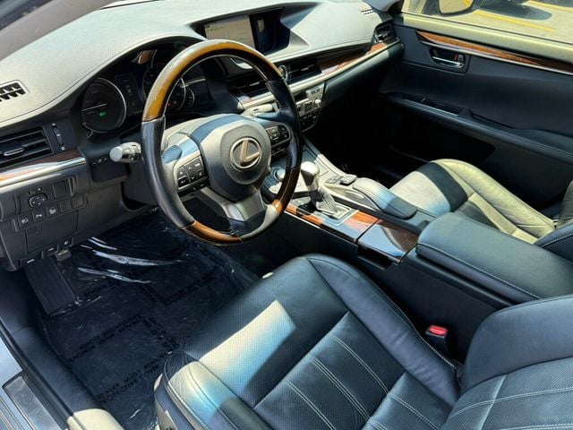2016 Lexus ES 300h 4dr Sedan Hybrid - 23048697 - 9