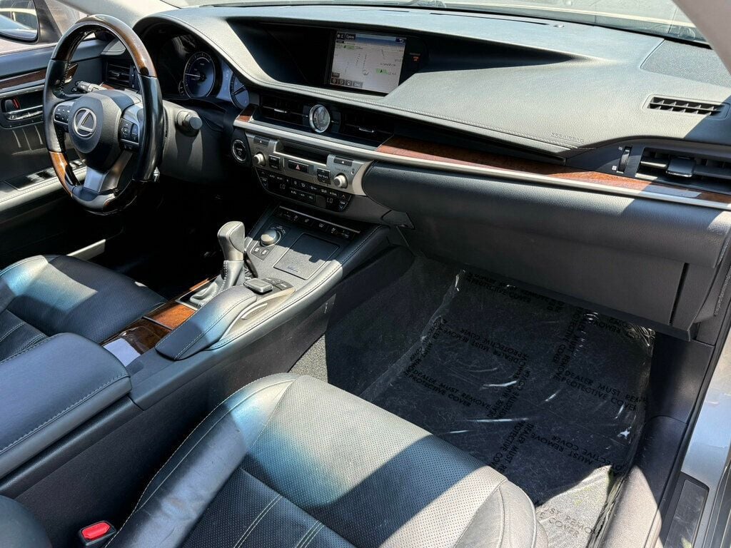 2016 Lexus ES 300h 4dr Sedan Hybrid - 23048697 - 10