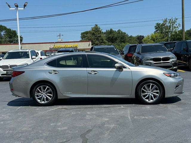 2016 Lexus ES 300h 4dr Sedan Hybrid - 23048697 - 17