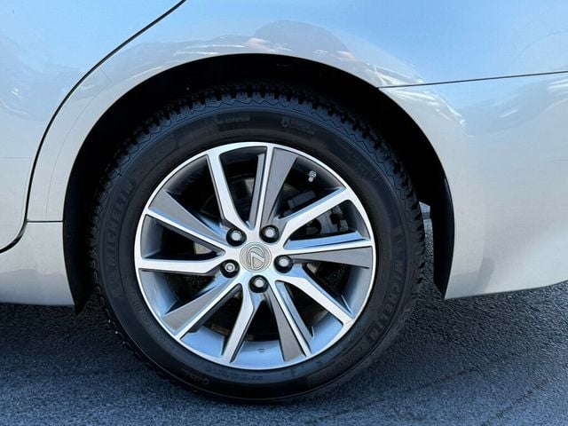 2016 Lexus ES 300h 4dr Sedan Hybrid - 23048697 - 32