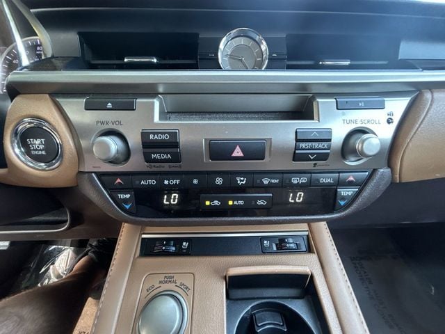 2016 Lexus ES 350 4dr Sedan - 23032635 - 18