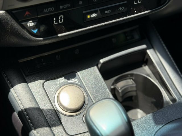 2016 Lexus ES 350 4dr Sedan - 23039861 - 29