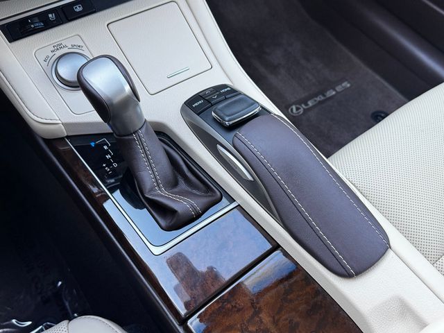 2016 Lexus ES 350 4dr Sedan - 22940882 - 12