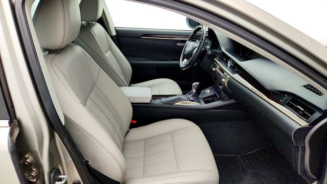 2016 Lexus ES 350 4dr Sedan w/ Luxury Pkg, Nav., Safety System+ & 18'' Wheels - 23086161 - 24