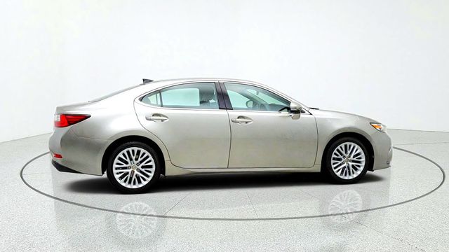 2016 Lexus ES 350 4dr Sedan w/ Luxury Pkg, Nav., Safety System+ & 18'' Wheels - 23086161 - 3