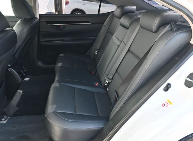 2016 Lexus ES 350 Sedan  - 22940180 - 11