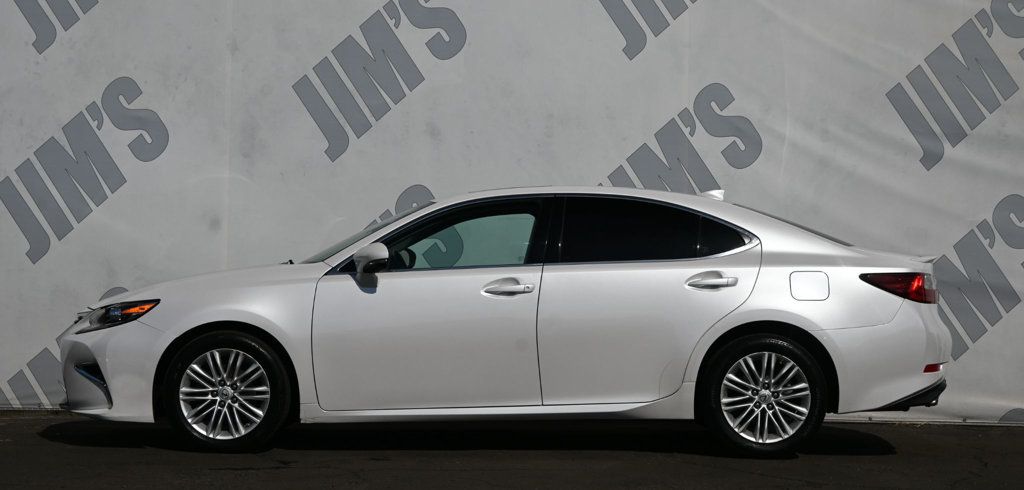 2016 Lexus ES 350 photo 4