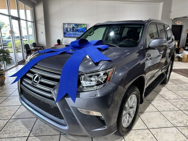 2016 Lexus GX 460 photo 2