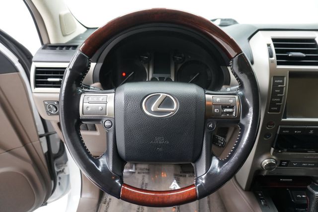 2016 Lexus GX 460 4WD 4dr - 22989748 - 17