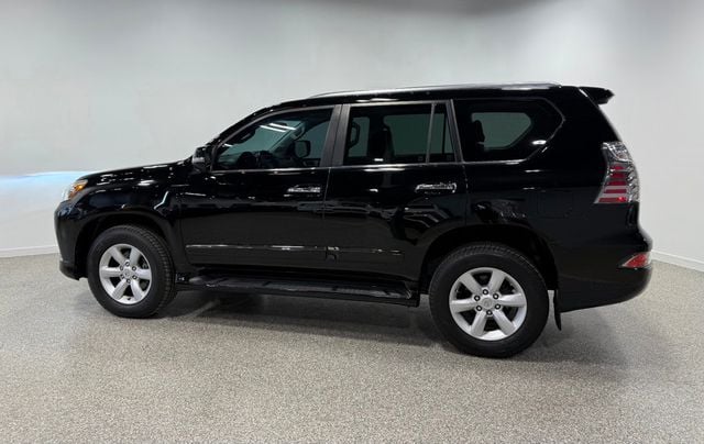 2016 Lexus GX 460 4WD 4dr - 22995435 - 16