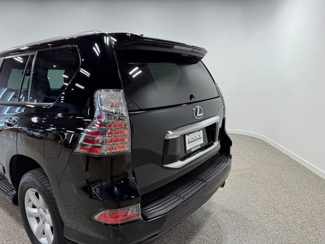 2016 Lexus GX 460 4WD 4dr - 22995435 - 19