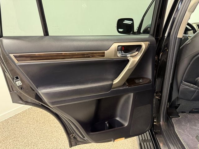 2016 Lexus GX 460 4WD 4dr - 22995435 - 48