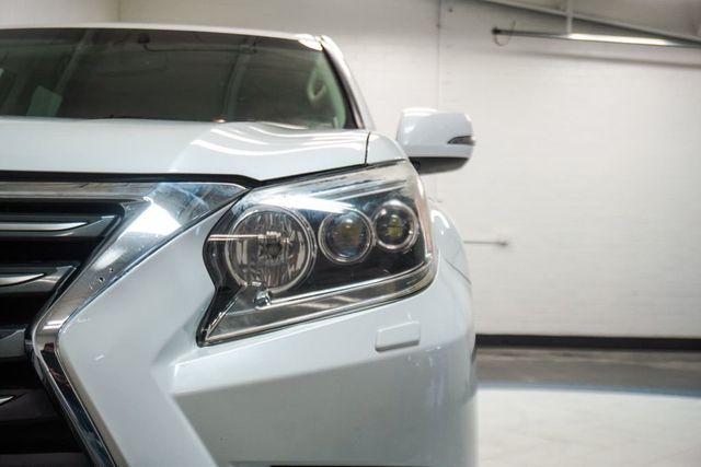 2016 Lexus GX 460 4WD 4dr - 23050597 - 36