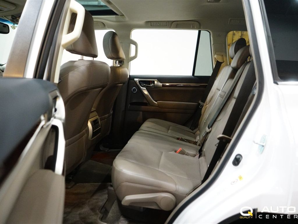 2016 Lexus GX 460 4WD 4dr Luxury - 23082165 - 32