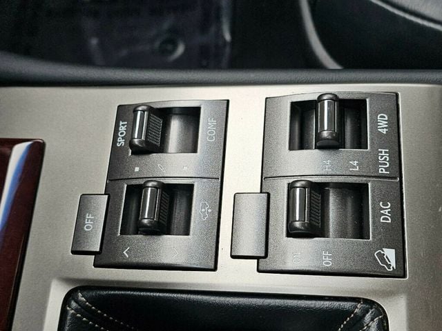 2016 Lexus GX 460 4WD 4dr Luxury - 22969936 - 31