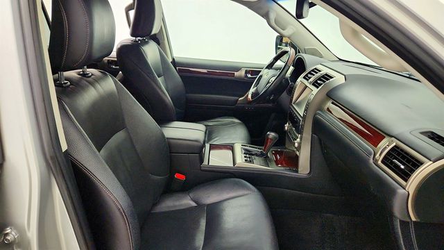 2016 Lexus GX 460 4WD 4dr w/ Premium, Nav & Comfort Pkgs - 23056587 - 22