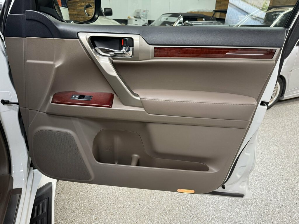 2016 Lexus GX 460 Local Trade/4x4/Premium Pkg/Heated&Cooled Seats/Comfort Pkg/NAV - 23064760 - 30