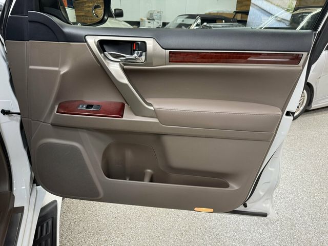 2016 Lexus GX 460 Local Trade/4x4/Premium Pkg/Heated&Cooled Seats/Comfort Pkg/NAV - 23064760 - 30