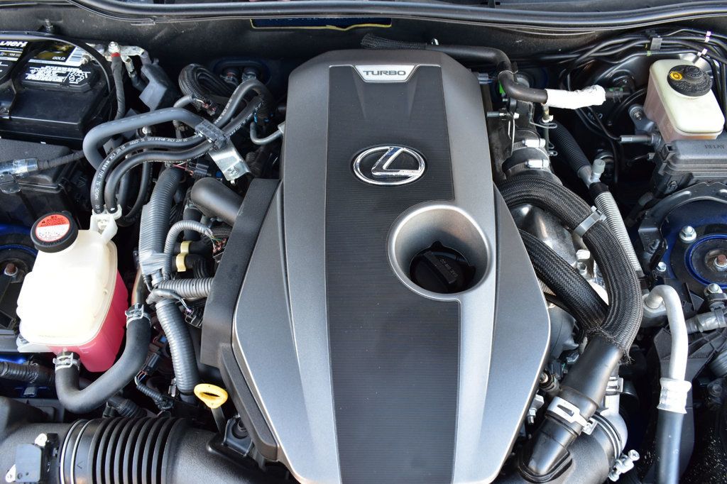 2016 Lexus IS 200t 4dr Sedan - 22962622 - 11