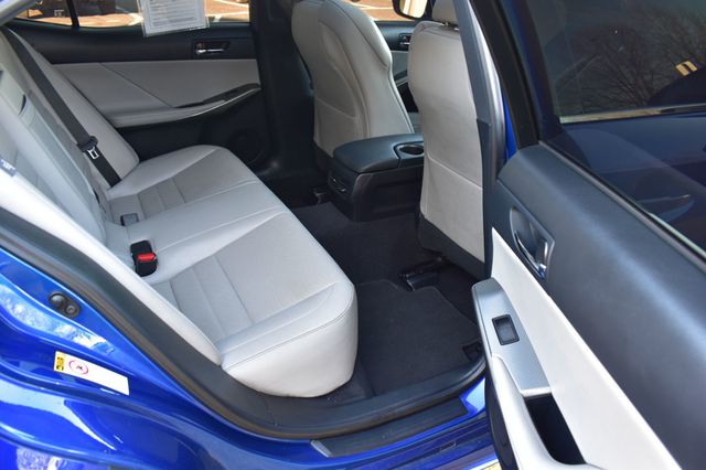 2016 Lexus IS 200t 4dr Sedan - 22962622 - 23