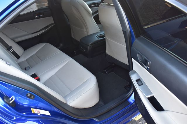 2016 Lexus IS 200t 4dr Sedan - 22962622 - 25